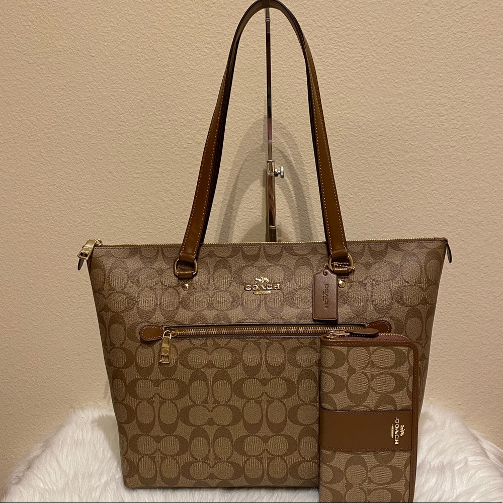 Coach purse and wallet set